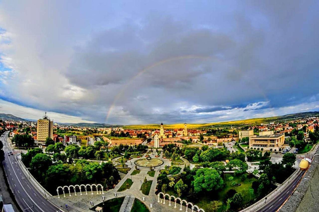 Midsummer Boulevard Alba Iulia Exterior foto